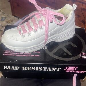 Women's Slip Resistant Athletic Shoes